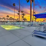 Primo Old Town Location W/ Heated Pool